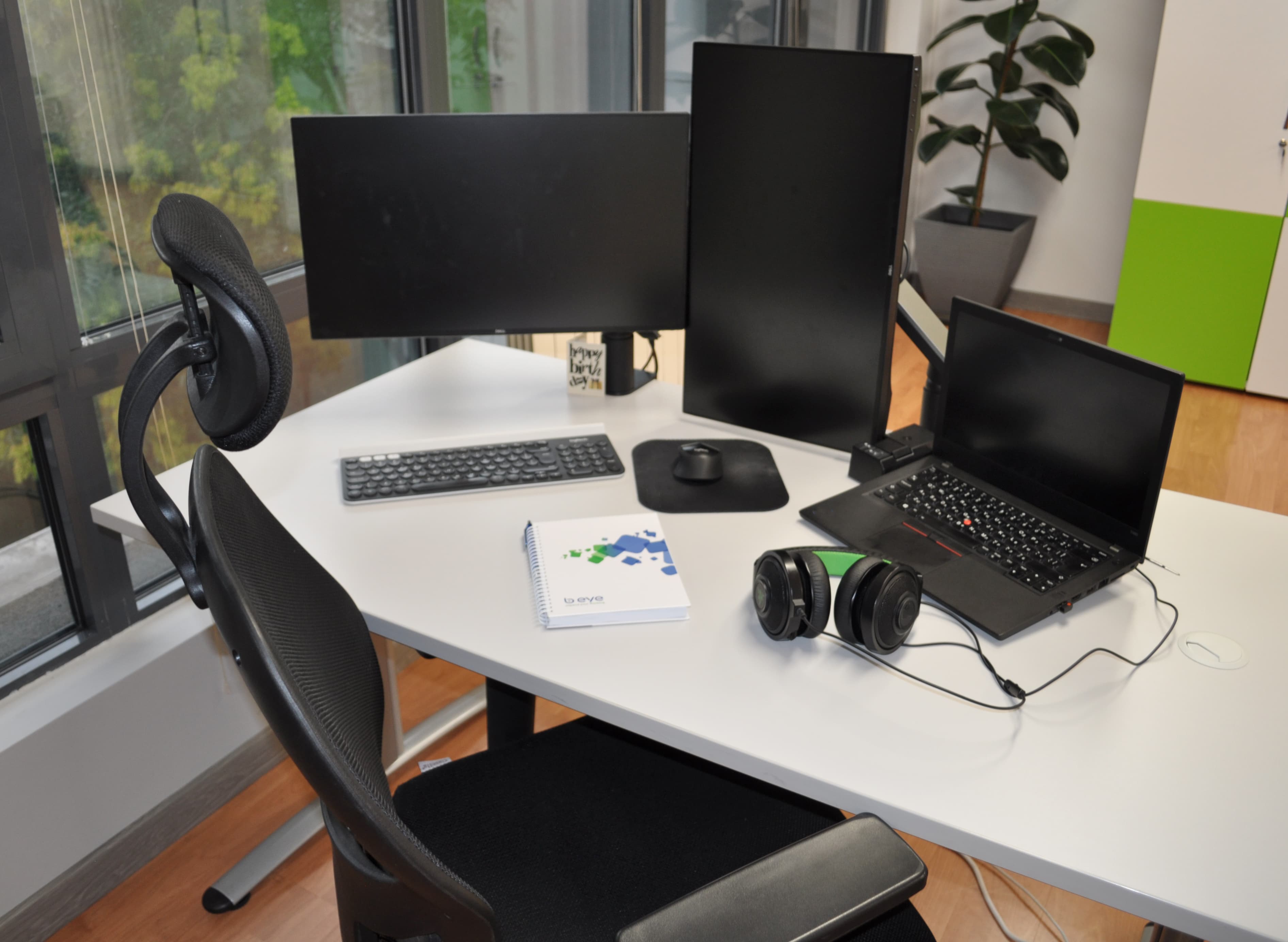 Company image 5e6103128fe74_Office 2.jpg